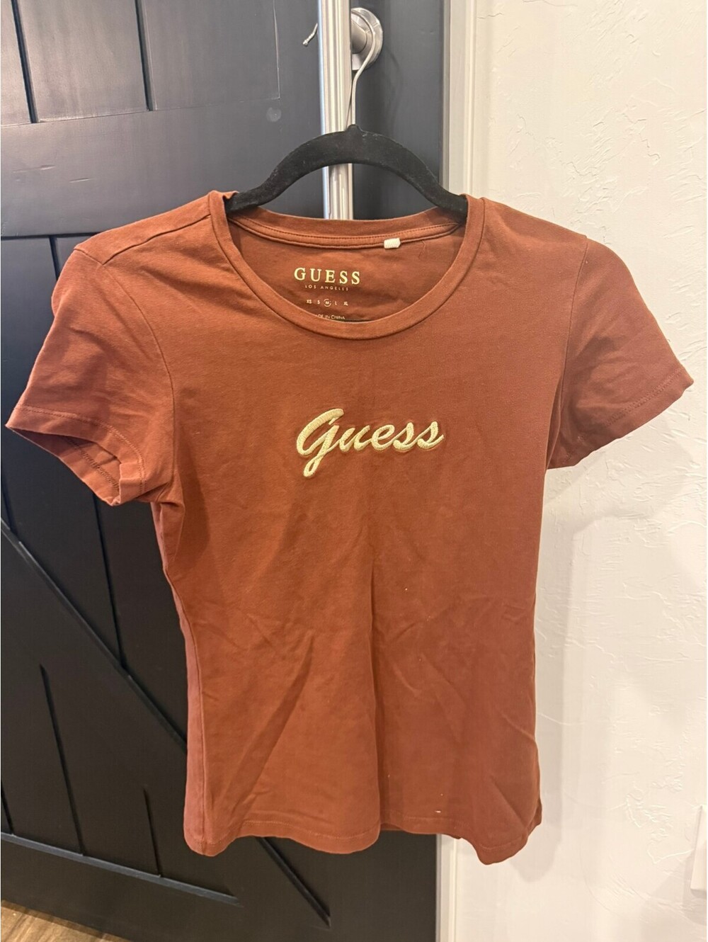Guess Brown Short Sleeve Logo T-Shirt Size Med.
